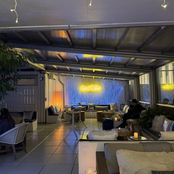 Sandbar Rooftop - Cocktail Bars Near Me - New York, New York