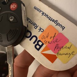 Avis - The set of keys given to us for our faulty rental