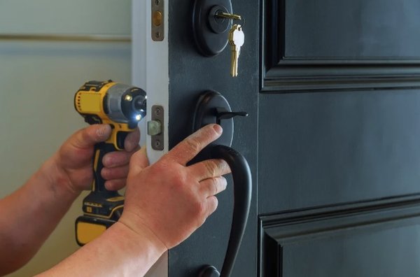 Residential Locksmith - With years of experience, our technicians are skilled in handling various residential locksmith tasks. From simple lockouts to complex security installations, we’ve got you covered. Residential Locksmith - With years of experience, our technicians are skilled in handling various residential locksmith tasks. From simple lockouts to complex security installations, we’ve got you covered.