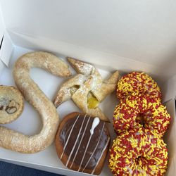 Dutch Oven Bakery - Donuts and pastries