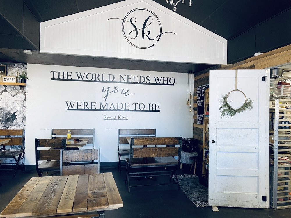 SWEET KIWI Updated October 2024 13 Photos & 32 Reviews 2700 S Hwy