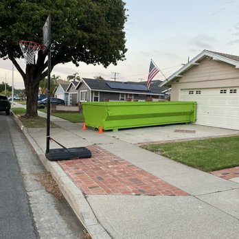 It's Gone Dumpsters Service - Dumpster on driveway - Dumpster Rental Near Me - Fountain Valley, California It's Gone Dumpsters Service - Dumpster on driveway - Dumpster Rental Near Me - Fountain Valley, California