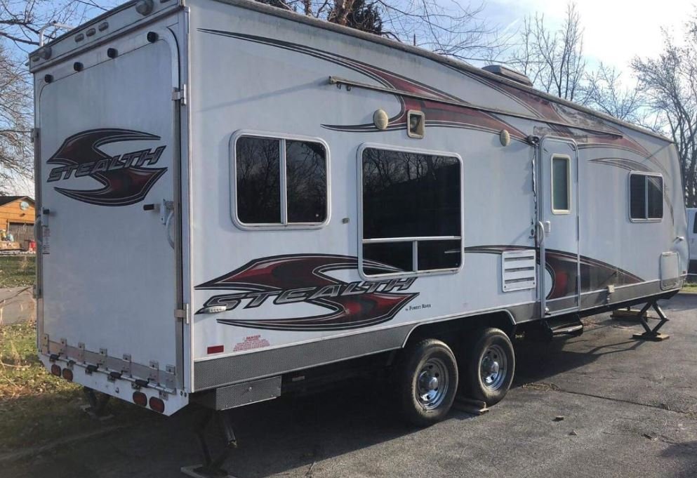 TOY HAULER CAMPER RENTAL Winfield, Indiana RV Rental Phone Number