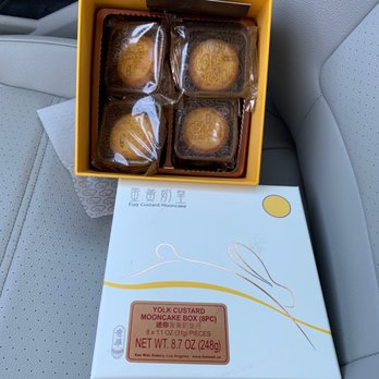 Kee Wah Bakery - Dublin - a box of cookies - Bakeries Near Me - Dublin, California