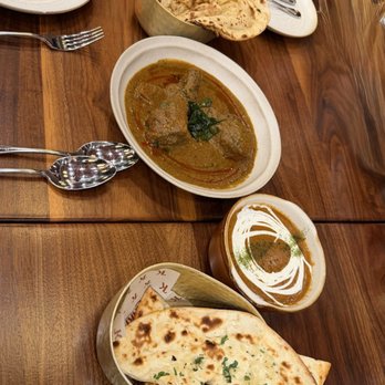 Khaki - Lachha paratha , Garlic Naan with Chicken Chettinadu & Dal Makhani - Indian Near Me - San Ramon, California Khaki - Lachha paratha , Garlic Naan with Chicken Chettinadu & Dal Makhani - Indian Near Me - San Ramon, California