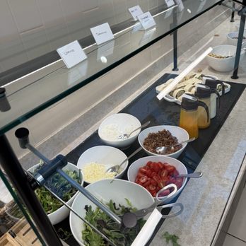 Wingtips Lounge - Airport Lounges Near Me - St. Louis, Missouri