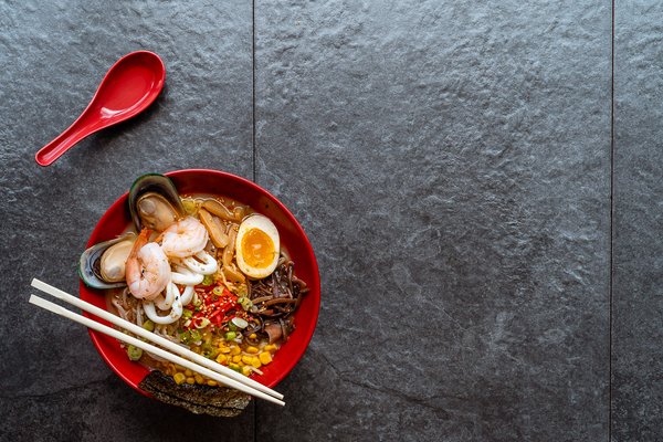 Poke Burri / Lifting Noodles Ramen by null