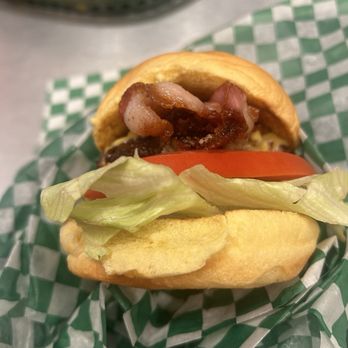 Lovely's Old Fashioned - Bacon cheeseburger - Burgers Near Me - New York, New York