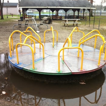 Churubusco Park - There are no draw bridges on this mote. - Parks Near Me - Churubusco, Indiana Churubusco Park - There are no draw bridges on this mote. - Parks Near Me - Churubusco, Indiana