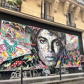 Hôtel 29 Lepic - Hotels Near Me - Paris, 75