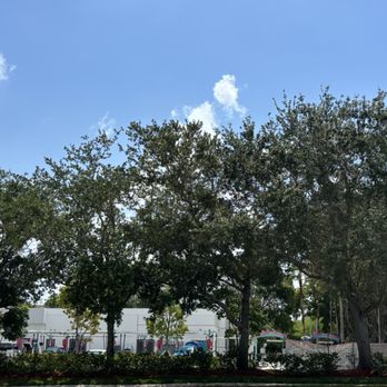 El Car Wash - Car Wash Near Me - Pembroke Pines, Florida El Car Wash - Car Wash Near Me - Pembroke Pines, Florida