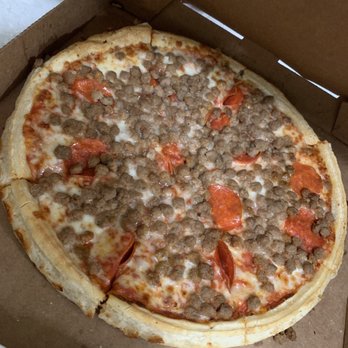 Big Banjo Pizza - Deep crust pepperoni & beef - Pizza Near Me - Pine Bluff, Arkansas Big Banjo Pizza - Deep crust pepperoni & beef - Pizza Near Me - Pine Bluff, Arkansas