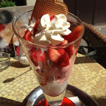 Eiscafé Rigoni - Erdbeerbecher - Ice Cream & Frozen Yogurt Near Me - Trier, RP Eiscafé Rigoni - Erdbeerbecher - Ice Cream & Frozen Yogurt Near Me - Trier, RP