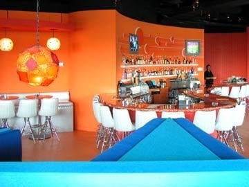 Continental Pool Lounge by null