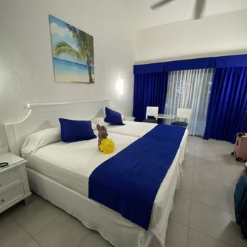 Hotel Riu Yucatan - Two full sized beds smashed together. - Hotels Near Me - Playacar, ROO