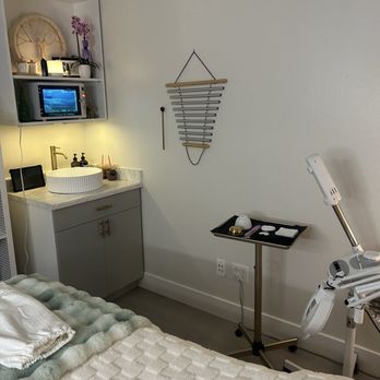 Selah Vee Mental Wellness & Spa - Reiki Near Me - Henderson, Nevada Selah Vee Mental Wellness & Spa - Reiki Near Me - Henderson, Nevada
