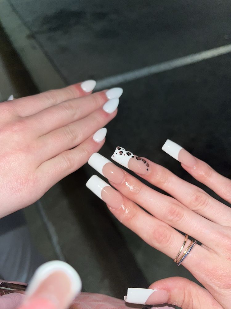 Opal Spa & Nail Salon Logo