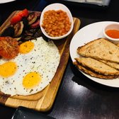 Foto de The Apparatus Room - Detroit, MI, Estados Unidos. everything except eggs and beans were too salty