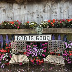 Manfredi Farms - Seating area