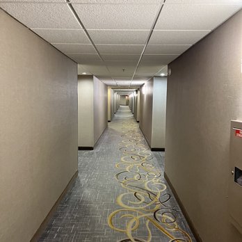 Marriott Phoenix Resort Tempe at The Buttes - Weirdly low ceilings. Felt like I was going to bump my nugget on the sprinkler heads! - Hotels Near Me - Tempe, Arizona