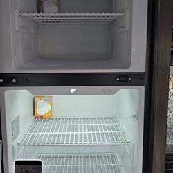 Grand Canyon RV Glamping - Fridge did not cool. reportedit to maintenace, who said he had a hurt back and could not replace it. I had to keep our items in a cooler