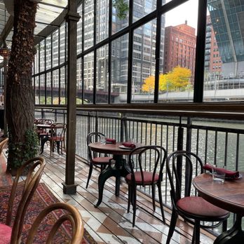 Beatnik On The River - Dinning area near the river - Cocktail Bars Near Me - Chicago, Illinois Beatnik On The River - Dinning area near the river - Cocktail Bars Near Me - Chicago, Illinois