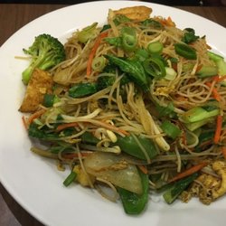 Asian Noodle House - Vegetarian Singapore noodles