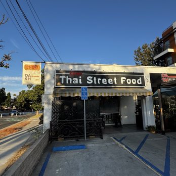 Chim! Thai Street Food - Outside - Thai Near Me - Pasadena, California
