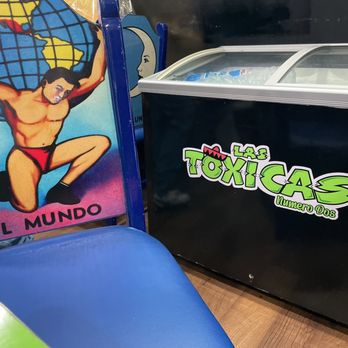 Las Toxicas #2 - Icecream fridge - Ice Cream & Frozen Yogurt Near Me - Chicago, Illinois