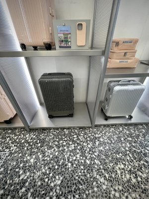 RIMOWA by null