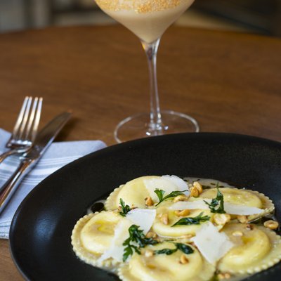 Wolfgang Puck Bar & Grill by null