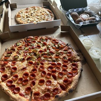 Midnight Pizza - Pepperoni Jalapeño Pizza, Buffalo Chicken Pizza, and Garlic Cheese Bombs - Pizza Near Me - Canyon Lake, Texas Midnight Pizza - Pepperoni Jalapeño Pizza, Buffalo Chicken Pizza, and Garlic Cheese Bombs - Pizza Near Me - Canyon Lake, Texas