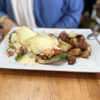 Bonjour French Cafe - Eggs Benedict - French Near Me - Siesta Key, Florida Bonjour French Cafe - Eggs Benedict - French Near Me - Siesta Key, Florida