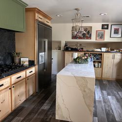 Siemer Remodeling - vinyl plank flooring installation
