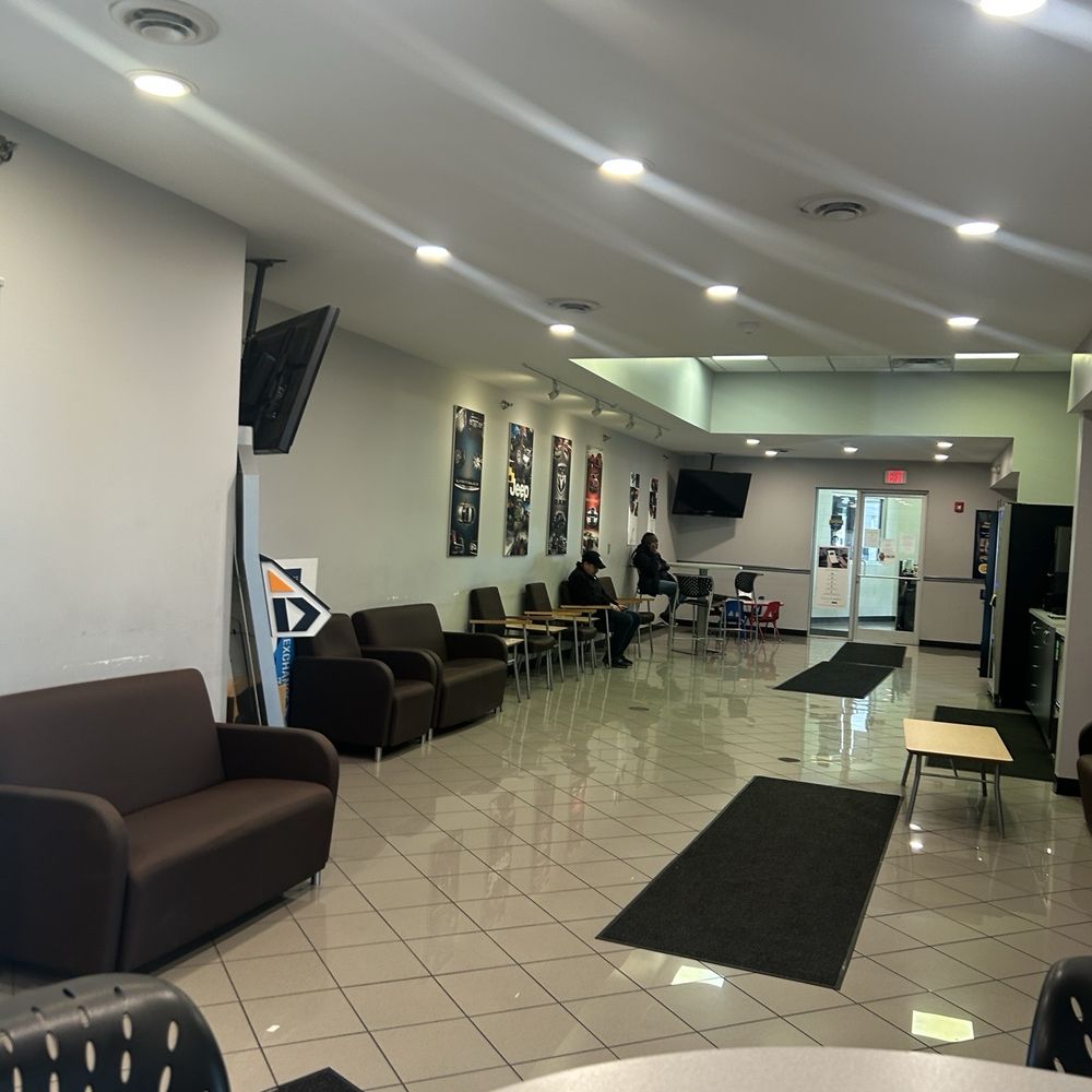 Hawk Chrysler Dodge Jeep Ram Fiat - Car Dealers Near Me - Forest Park, Illinois Hawk Chrysler Dodge Jeep Ram Fiat - Car Dealers Near Me - Forest Park, Illinois
