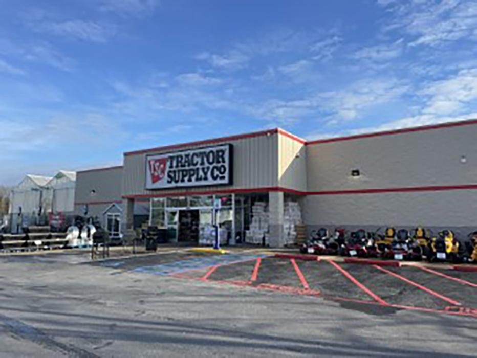 Tractor Supply Image