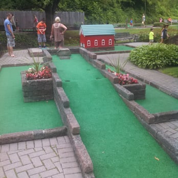 Fairmount Glen Miniature Golf - Hole 9 - Mini Golf Near Me - Syracuse, New York Fairmount Glen Miniature Golf - Hole 9 - Mini Golf Near Me - Syracuse, New York