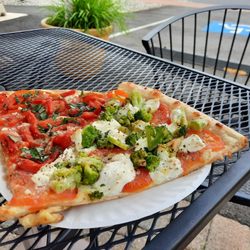 New World Pizza & Cafe - Veggie slices
