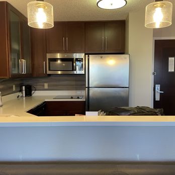 Residence Inn Ann Arbor North - Full sized kitchen area with electric stove top. - Hotels Near Me - Ann Arbor, Michigan