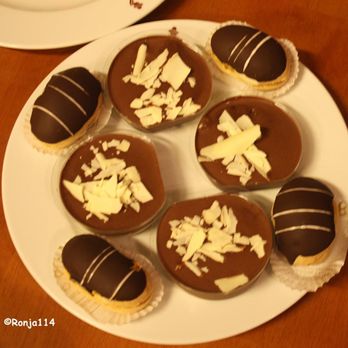 Efendi Bey - Eclairs und Schokodessert - Cafes Near Me - Hanover, NI