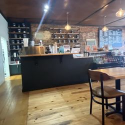 Cutters Point Coffee - Coffee bar