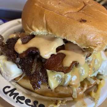 For The Win - Cheeseburger with bacon, tomato and lettuce. - Burgers Near Me - Los Angeles, California For The Win - Cheeseburger with bacon, tomato and lettuce. - Burgers Near Me - Los Angeles, California
