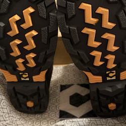 Industrial Shoeworks - Bottom traction for rugged work