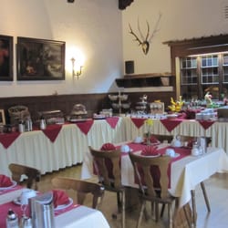 Goldene Krone - The breakfast room with superb buffet