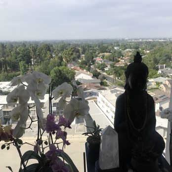 The Zen Den - Naturopathic/Holistic Near Me - Encino, California