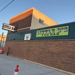 Little B's - Front of the establishment.