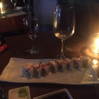 Azul Profundo - Mar azul roll y un buen chardonnay - Sushi Bars Near Me - Buenos Aires, C