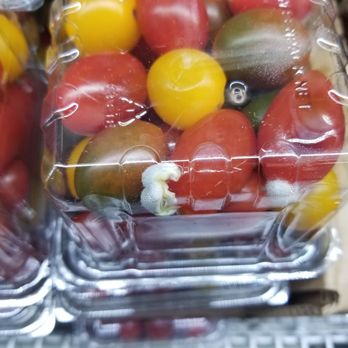 Giant Farmers Market – Waldwick - Obvious mold - Farmers Market Near Me - Waldwick, New Jersey