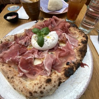 Buns & Buns - Burrata pizza - Pork bun in the back - Asian Fusion Near Me - London, XGL Buns & Buns - Burrata pizza - Pork bun in the back - Asian Fusion Near Me - London, XGL