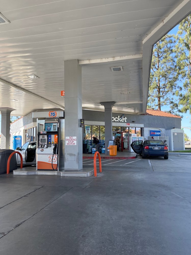 76 1801 E Orangethorpe Ave, Placentia, California Convenience